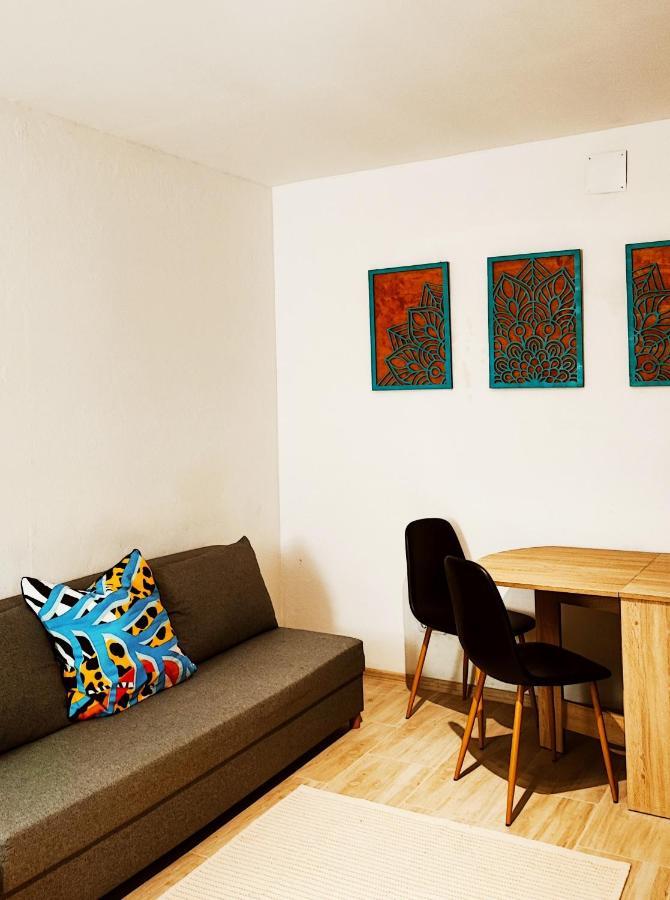 White Rose Studio Basement Apartment