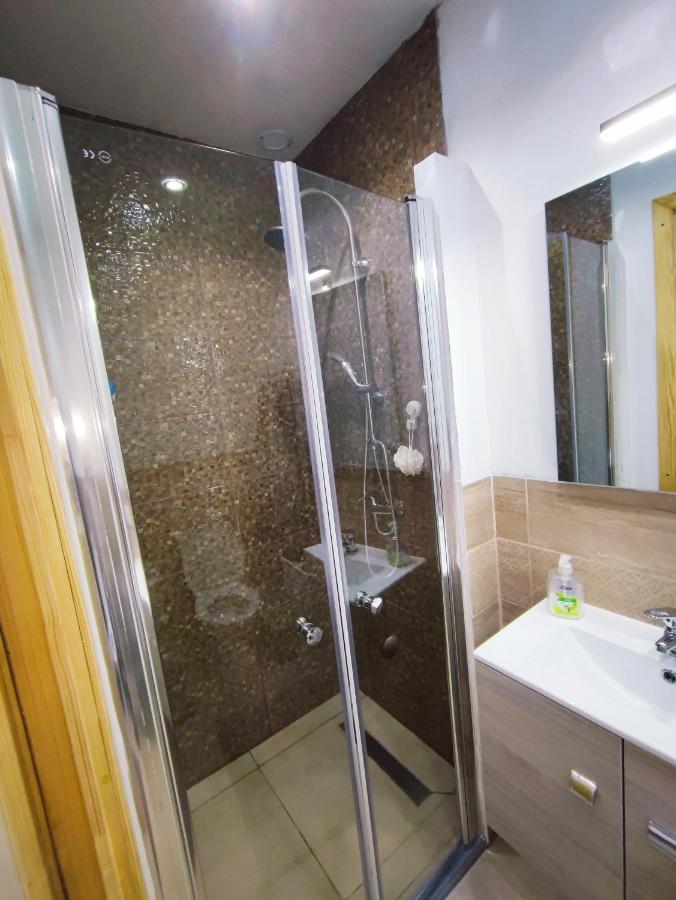 White Rose Studio Basement Apartment